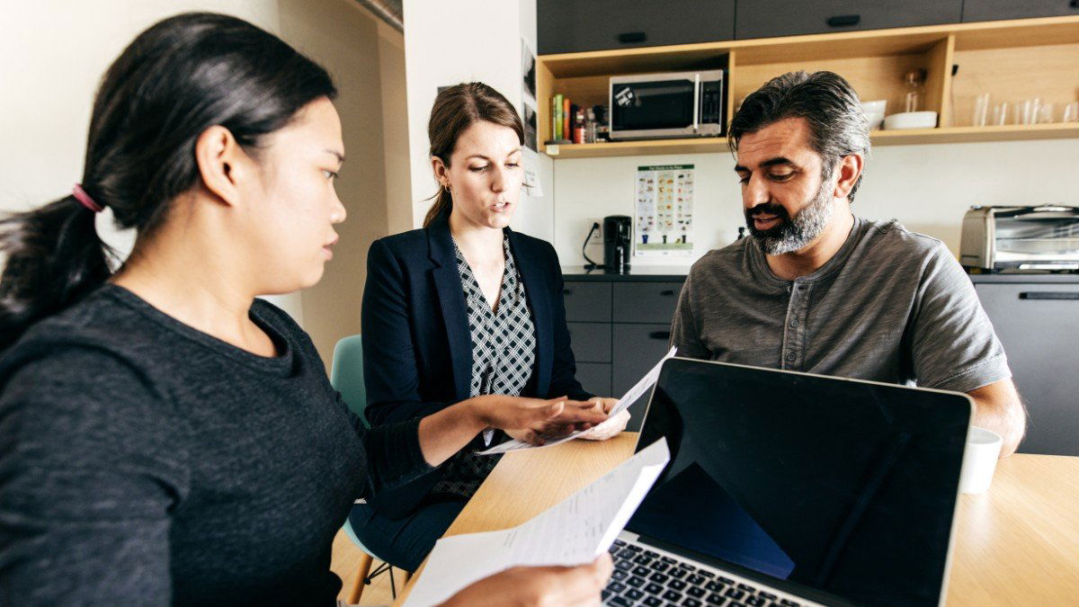 How To Choose The Right Mortgage Lender For Your Homebuying Journey